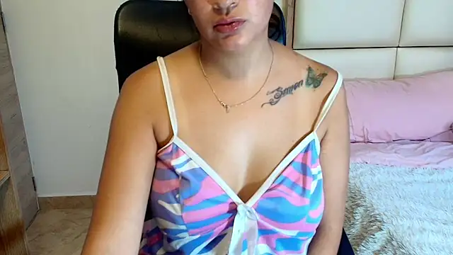 sara2520 online show from May 4, 10:50 pm