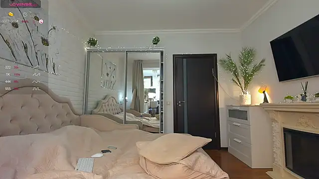 Oh Julie online show from February 20, 9:55 am