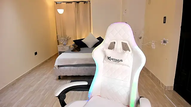 carleee winter online show from December 14, 10:50 pm