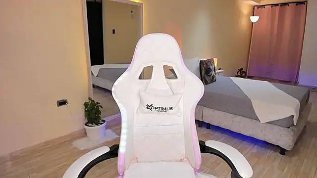 carleee winter online show from September 24, 12:25 am