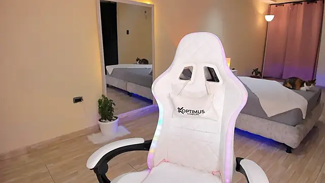 carleee winter online show from September 27, 11:43 pm