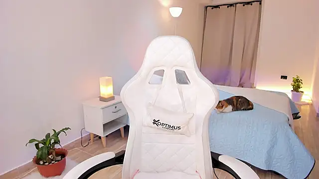 carleee winter online show from November 27, 2:35 am