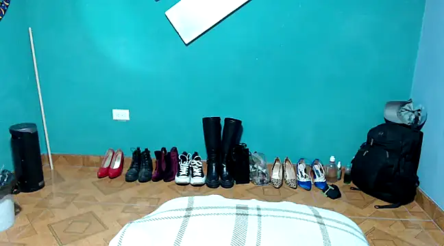 Snapshot of marinadenoche chatting on January 11, 12:12 am marinadenoche online show from January 11, 12:12 am