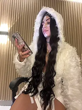 Sarasanders 4 online show from October 26, 3:45 am