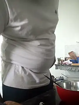 Snapshot of thebrownboi01 chatting on February 16, 1:57 am thebrownboi01 online show from February 16, 1:57 am