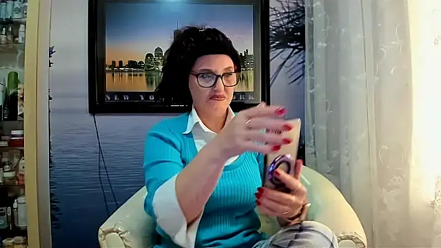 Snapshot of Mature4you44 chatting on February 16, 8:54 am Mature4you44 online show from February 16, 8:54 am