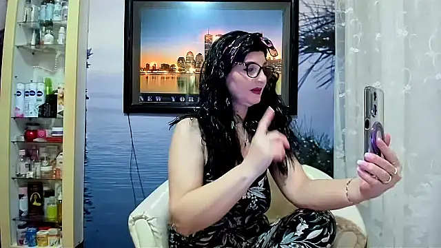 Snapshot of Mature4you44 chatting on February 20, 9:00 am Mature4you44 online show from February 20, 9:00 am