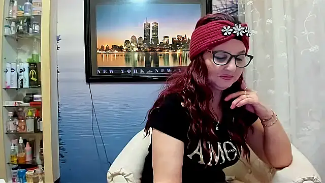 Snapshot of Mature4you44 chatting on March 7, 10:24 am Mature4you44 online show from March 7, 10:24 am