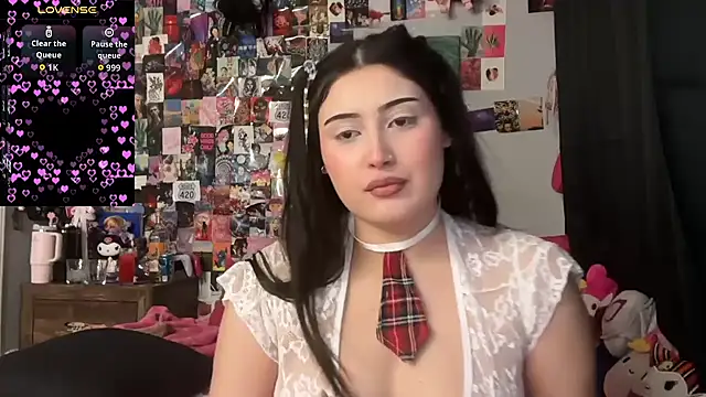 Snapshot of Babyyboutabag chatting on February 14, 1:46 am Babyyboutabag online show from February 14, 1:46 am