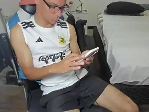 Snapshot of guachin_hunk chatting on December 6, 5:55 pm guachin hunk online show from December 6, 5:55 pm