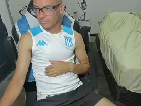 Snapshot of guachin_hunk chatting on December 19, 7:40 pm guachin hunk online show from December 19, 7:40 pm