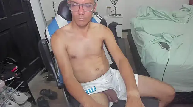 Snapshot of guachin_hunk chatting on January 23, 5:31 pm guachin hunk online show from January 23, 5:31 pm