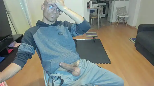 Snapshot of guachin_hunk chatting on September 10, 3:28 am guachin hunk online show from September 10, 3:28 am