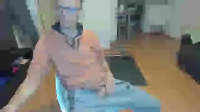 Snapshot of guachin_hunk chatting on September 16, 4:02 am guachin hunk online show from September 16, 4:02 am