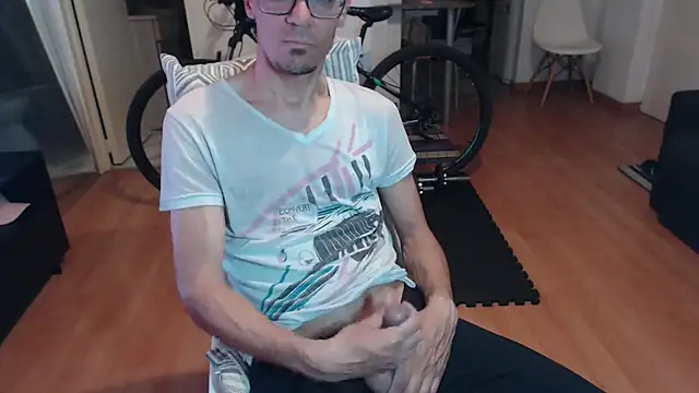 Snapshot of guachin_hunk chatting on September 22, 3:30 am guachin hunk online show from September 22, 3:30 am