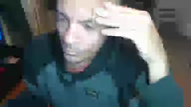 Snapshot of guachin_hunk chatting on October 28, 3:54 am guachin hunk online show from October 28, 3:54 am