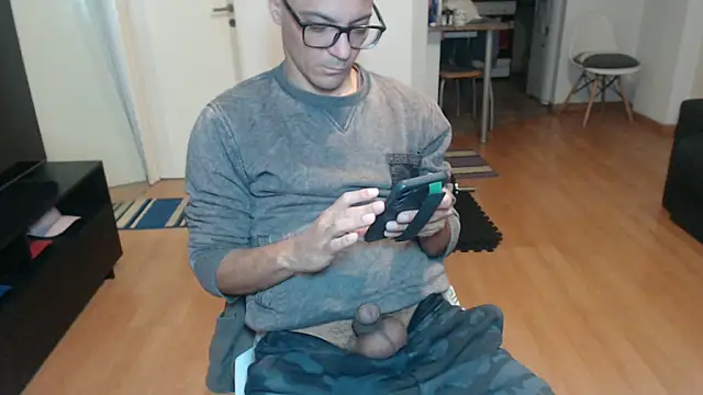 guachin hunk online show from June 25, 5:07 am