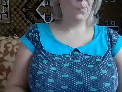 Diana Britt online show from December 2, 10:18 am