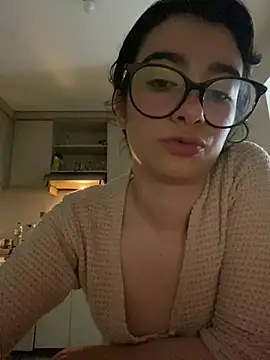  Lunnaa  online show from April 6, 2:42 am