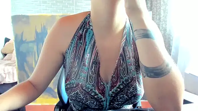 Snapshot of Ginger_Sweetty chatting on June 10, 3:22 pm Ginger Sweetty online show from June 10, 3:22 pm