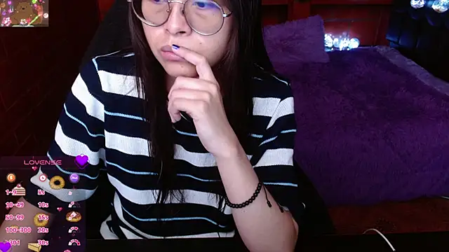 Snapshot of MidoriQuiinn chatting on May 27, 4:15 pm MidoriQuiinn online show from May 27, 4:15 pm