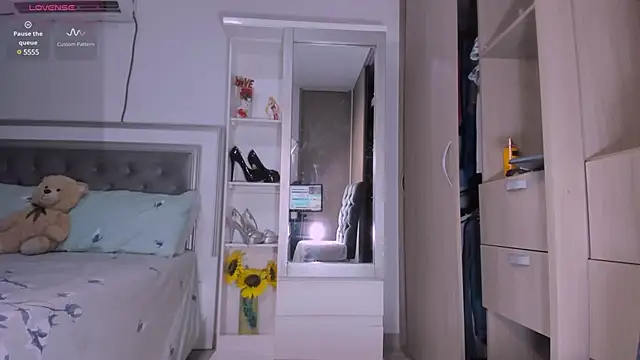 sharonDulce online show from March 15, 5:08 am