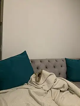 Snapshot of oriana_zoeee chatting on January 3, 3:27 am oriana zoeee online show from January 3, 3:27 am
