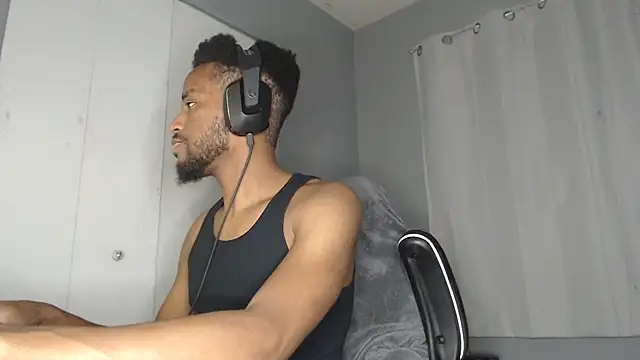 Snapshot of ChrisVacher chatting on December 22, 2:27 pm ChrisVacher online show from December 22, 2:27 pm