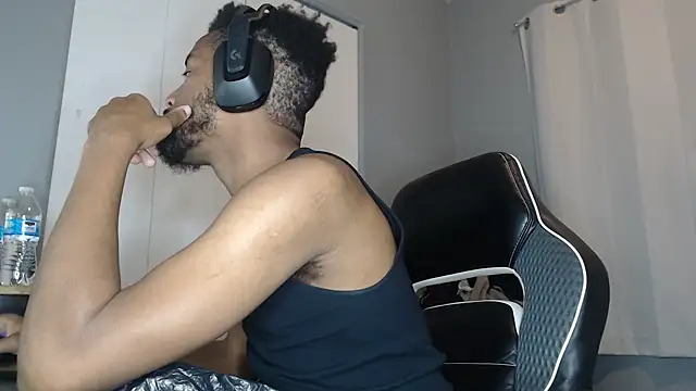 Snapshot of ChrisVacher chatting on December 23, 11:57 am ChrisVacher online show from December 23, 11:57 am