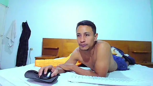 Snapshot of Maik_James chatting on January 18, 9:02 am Maik James online show from January 18, 9:02 am