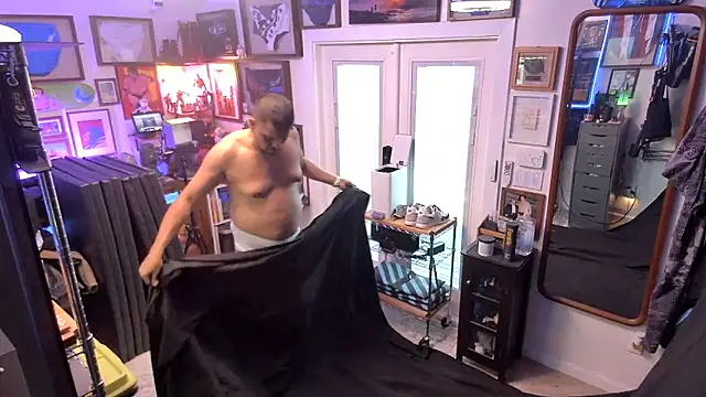 Snapshot of Briefs_bud chatting on March 9, 1:46 am Briefs bud online show from March 9, 1:46 am