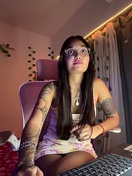 LunaXuan online show from March 16, 12:12 am