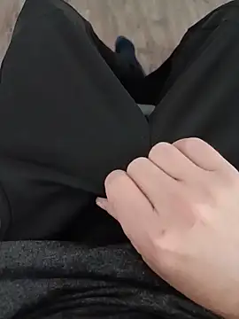 Snapshot of ScalicHat69 chatting on May 18, 6:41 am ScalicHat69 online show from May 18, 6:41 am