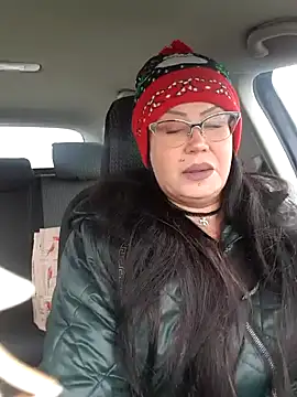 x  KHALEESI  x online show from December 30, 10:32 am