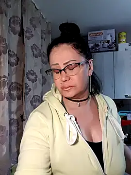 x  KHALEESI  x online show from February 10, 6:24 pm