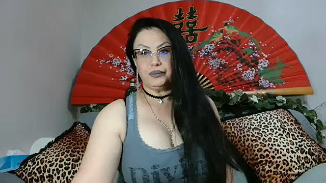x  KHALEESI  x online show from May 31, 6:09 pm