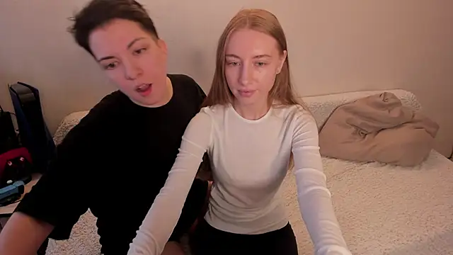 Snapshot of secret_dreams__ chatting on February 22, 11:24 am secret dreams online show from February 22, 11:24 am