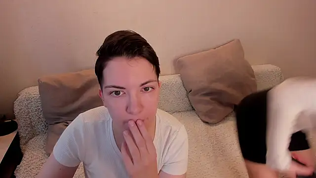 Snapshot of secret_dreams__ chatting on February 23, 8:06 am secret dreams online show from February 23, 8:06 am