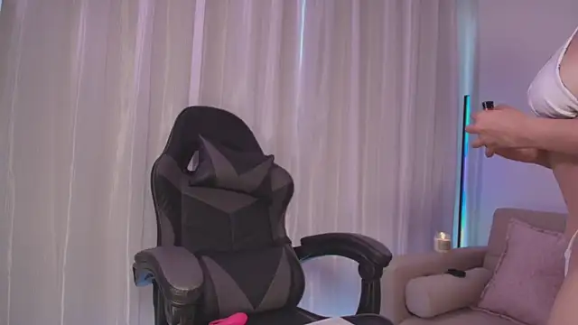 NinaMichelle online show from February 7, 9:26 pm