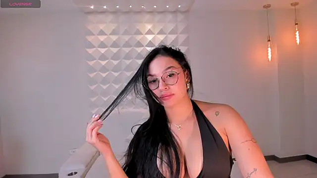 Snapshot of MollyJones_ chatting on June 4, 7:31 pm MollyJones online show from June 4, 7:31 pm