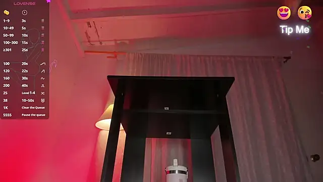 hot booty  online show from March 4, 5:00 am