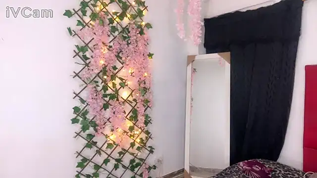 guianushiii  online show from December 4, 12:58 pm