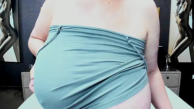 KiraLeila online show from September 17, 2:35 am