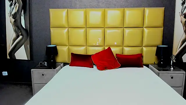 KiraLeila online show from December 5, 1:36 am