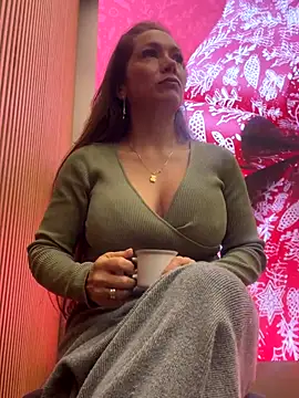 angelitasexy81 online show from December 14, 6:01 pm