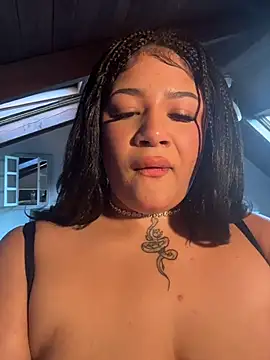 Snapshot of IamSashaLuv chatting on March 25, 4:35 pm IamSashaLuv online show from March 25, 4:35 pm