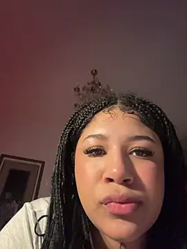 Snapshot of IamSashaLuv chatting on April 9, 10:48 pm IamSashaLuv online show from April 9, 10:48 pm