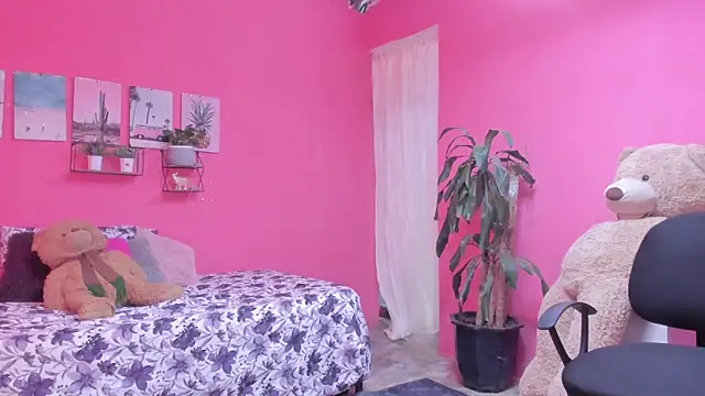 Emma lean online show from December 3, 4:28 pm