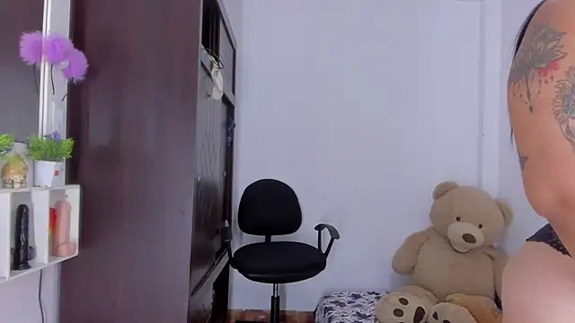 Emma lean online show from October 2, 12:34 pm