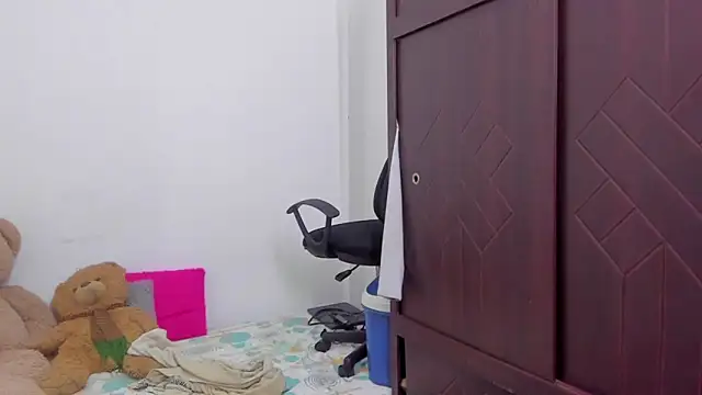 Emma lean online show from October 28, 11:58 am